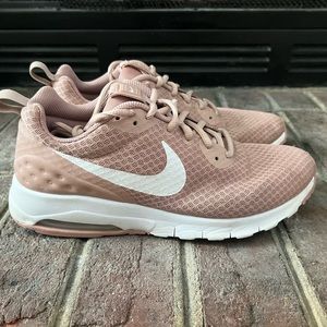 Womens air max motion